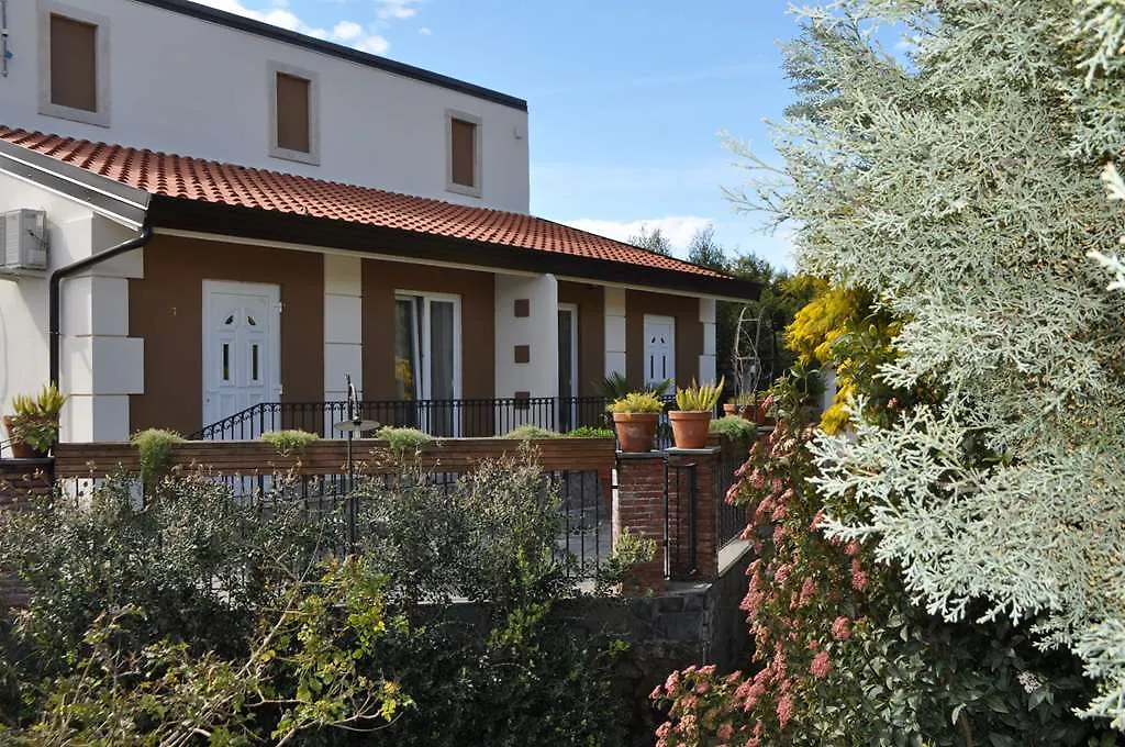 Croce Vallone Agrihotel Biancavilla Italia